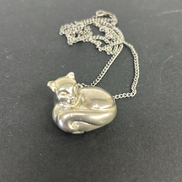 Vintage  Max Factor crème “ Aquarius Perfume “ Cat hinged holder/ necklace 22” - Picture 8 of 8